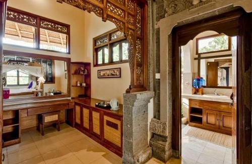 Nyuh Kuning Apartment | Fullara 1 BR Suite With Rice Field View ZN240