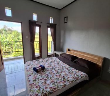 Melayang House | Gending Sari House