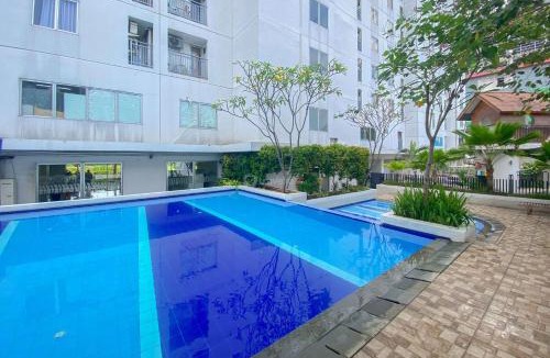 Jatinegara Apartment | Good Deal and Minimalist 1BR at Bassura City Apartment By Travelio