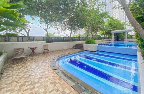 Jatinegara Apartment | Good Deal and Minimalist 1BR at Bassura City Apartment By Travelio