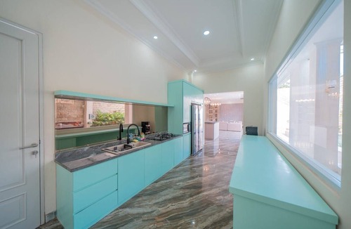Jimbaran Bay House | Gorgeous 8-bedroom house with great facilities.