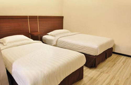 Ketintang House | Grand Kebonsari Guesthouse