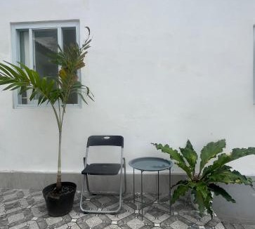 Jimbaran Bay House | Guesthouse walking distance to Beach with share kitchen