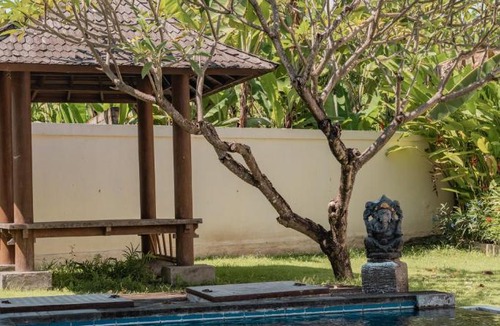 Purwakerti Hotel | Gunung Agung Timur