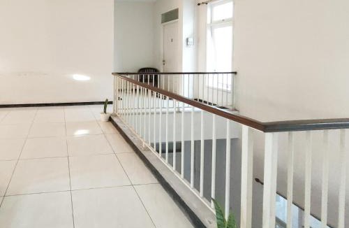 Surabaya Hotel | Hasana Guest House Syariah near Royal Plaza RedPartner