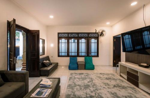 Downtown Kuta Villa | Hawaiian Beach House