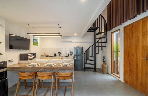 Kerobokan Villa | Hidden 3BR Gem in Seminyak w Rooftop, Pool+Garden