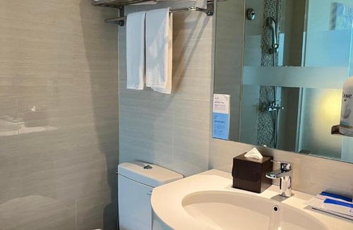 Old Jakarta Hotel | Holiday Inn Express Jakarta International Expo by IHG