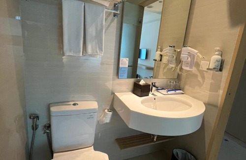 Old Jakarta Hotel | Holiday Inn Express Jakarta International Expo by IHG