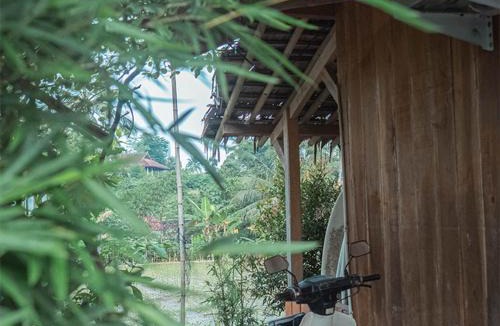 Tjimadja House | Home stay Cimaja wave walk cabin