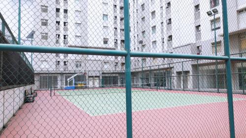 Pluit Apartment | Homey and Fully Furnished Studio at Green Bay Pluit Apartment By Travelio