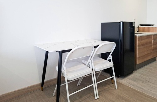 Panunggangan Utara Apartment | Homey Studio Room With City View At Apartment Collins Boulevard