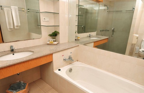 Bandar Lampung Hotel | Hotel Grande Lampung Powered by Archipelago