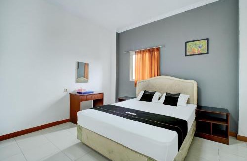 Depok Hotel | Hotel O Depok near Bhayangkara BRIMOB Hospital Formerly Hotel Mutiara Kelapa Dua Depok