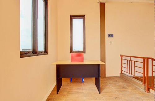 Pati Hotel | Hotel O Kristin Homestay