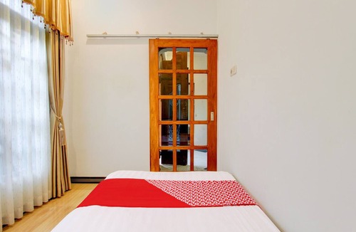 Mungkid Hotel | Hotel O Mbah Carik Homestay Syari'ah
