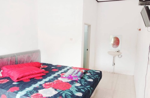 Sukabumi Hotel | Hotel O Penginapan Putri Asih Sawarna