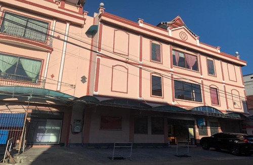 Kendari Hotel | Hotel O Puri Homestay
