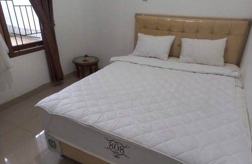 Purwokerto Hotel | Hotel O Salma Homestay Syariah Near alun alun kota purwokerto
