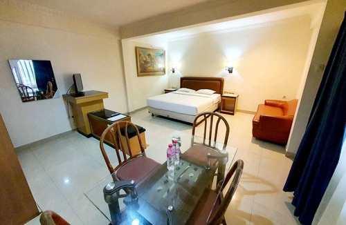 Manado City Centre Hotel | Hotel Yuta