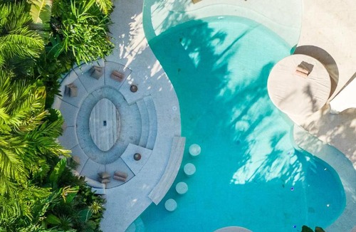 Umalas Villa | Iconic Arch Villa 6BR Beach-Club Pool