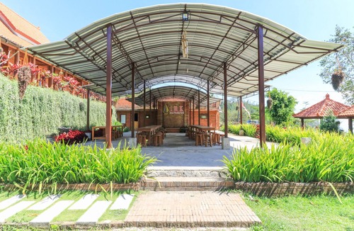 Pacet Hotel | IMK Inn by Obech