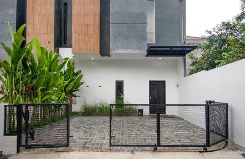 Grogol House | INNCA Amerta Villa, Solo