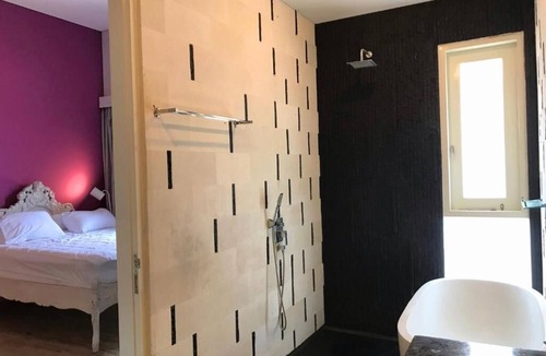 Denpasar House | JPTiger Near FINS BEACH