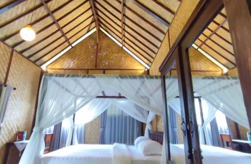 East Selemadeg Ski Chalet | Jungle Haven - Private Riverside