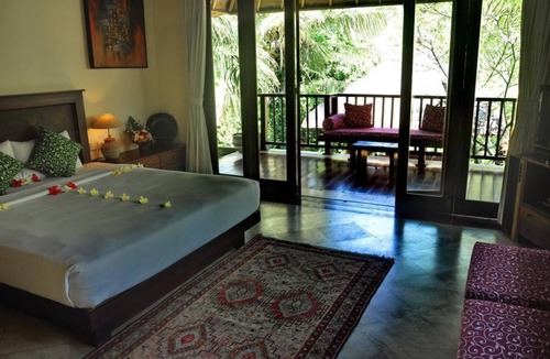 Celuk House | Junior Suite room in Sukawati, surrounded by lush gardens