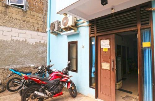 Rawamangun House | Kabin Kapsul Kayu Jati V Jakarta - Male Only
