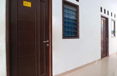 Rawamangun House | Kabin Kapsul Kayu Jati V Jakarta - Male Only