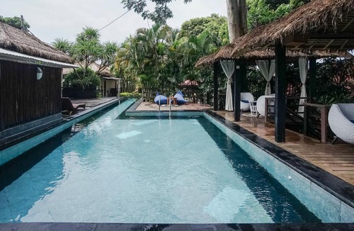 Bukit Hotel | Kampung 168