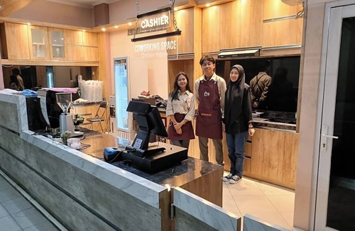 Bandung House | Karana Guesthouse Syariah Bandung & Luang Cafe