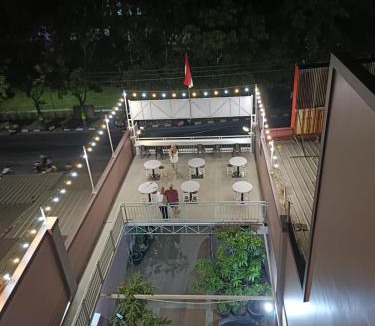 Bandung House | Karana Guesthouse Syariah Bandung & Luang Cafe