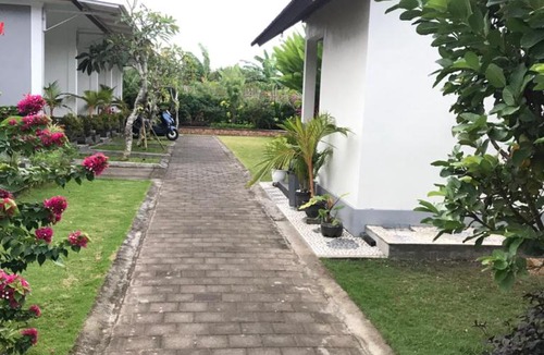 Kutuh House | Karang Beji homestay