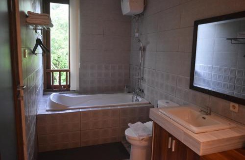 Taman Griya House | KETUT JOGLO GUEST HOUSE