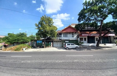 Surakarta House | La Tansa Family Suite Near UNS