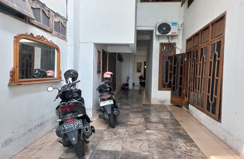 Surakarta House | La Tansa Family Suite Near UNS