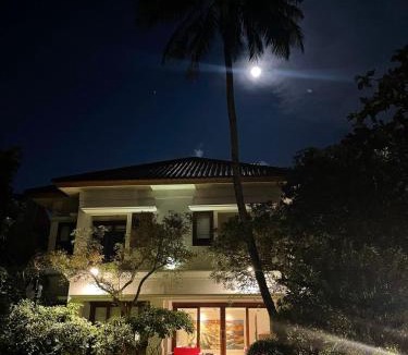 Bangka Villa | Large Garden Oasis Home in Kemang