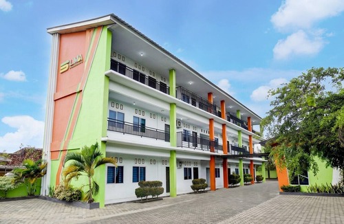 Rajabasa House | Lima Residence Deluxe Twin