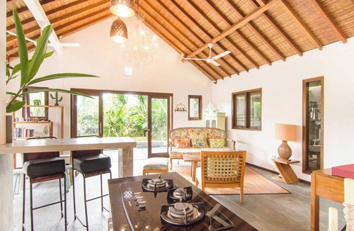 Kerobokan Villa | Lush 1 BR Private Pool Villa inSeminyak