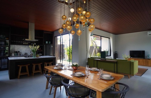 Kemenuh Villa | Lux 3BR villa w/dedicated butler, stunning infinity pool & rice fields view.