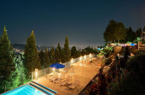Megamendung Hotel | Luxcamp Bukit Damar - Puncak By Horison