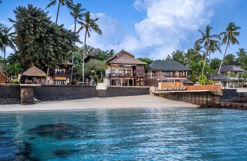 Candi Dasa Apartment | Luxe Double Room with Balcony and Ocean View | The Village of Angels Resort