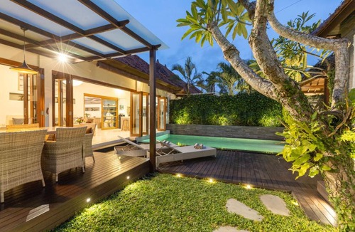 Sunset Road Villa | Luxurious Double King Villa w/Pool & WiFi+ Carpark