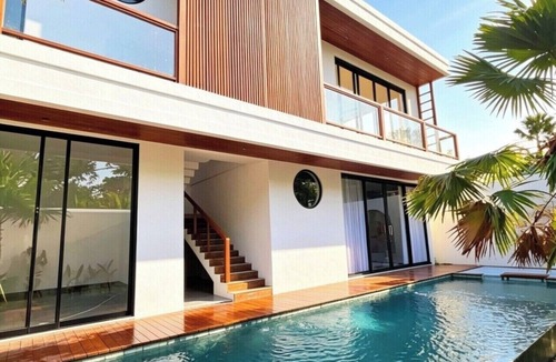 Babakan Villa | Luxury 3BR Private Villa with Pool & Bathtub Near Canggu