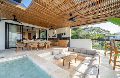 Pecatu Villa | Luxury 4BR villa w Rooftop Pool & Ocean View