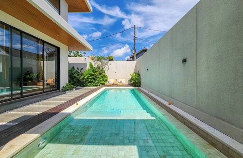 Bukit Villa | Luxury 4BR Villa with Pool, Gym & Family Spaces