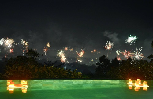 Bukit Villa | Luxury 6 Bedroom Villa with Spectacular View